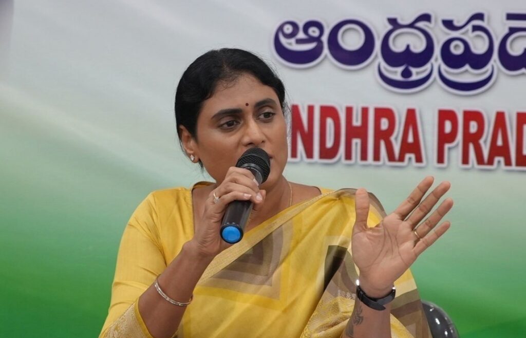 మహిళలకు ఫ్రీ బస్ పథకం అమలుపై కూటమి ప్రభుత్వానికి చిత్తశుద్ధి లేదు: ఏపీసీసీ చీఫ్ షర్మిల