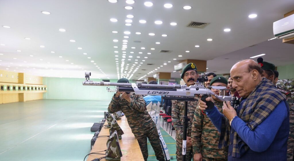 శత్రువుల పట్ల అప్రమత్తంగా ఉండాలి…మనం అదృష్టవంతులం కాదు: రక్షణా మంత్రి రాజ్ నాథ్ సింగ్