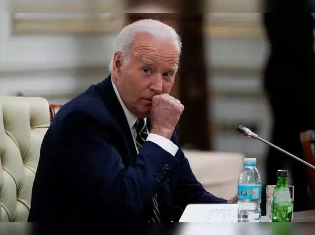 నేనో తెలివితక్కువ వాడిని… బైడెన్