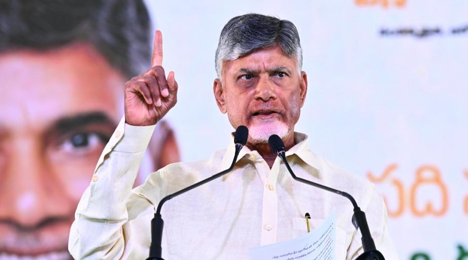 పాత బాధలు పోయి సానుకూల దృక్పథంతో జీవితంలో ముందుకు సాగాలి: ఏపీ సీఎం చంద్రబాబు