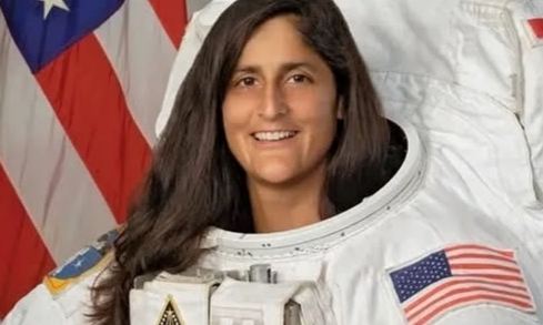 స్పేస్ వాక్ తో సరికొత్త చరిత్ర సృష్టించిన వ్యోమగామి సునీతా విలియమ్స్
