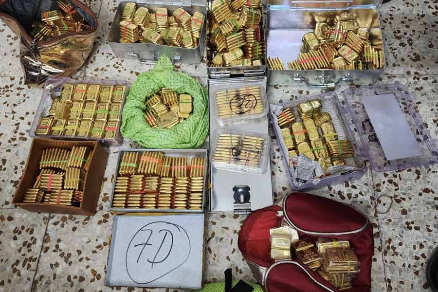 గుజరాత్లో భారీగా బంగారం పట్టివేత…!